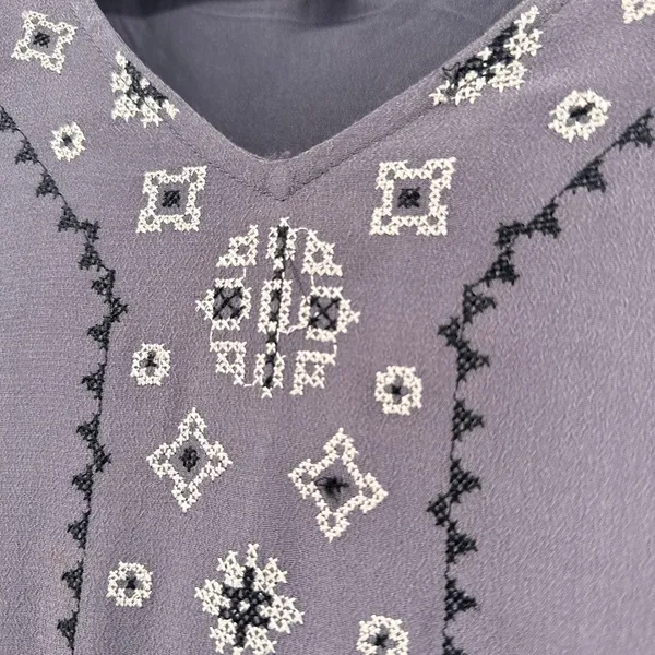 Garnet Hill Gray‎ Embroidered V Neck 3/4 Sleeve Dropped Waist Dress Size 8 - Image 4
