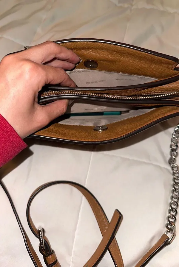 Crossbody - Image 4