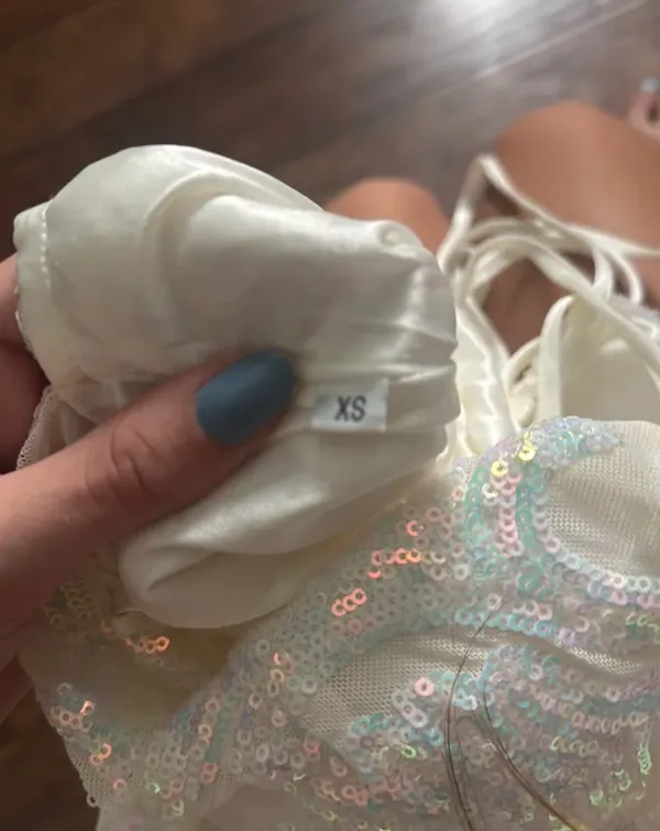 White hoco dress size xs - Image 3