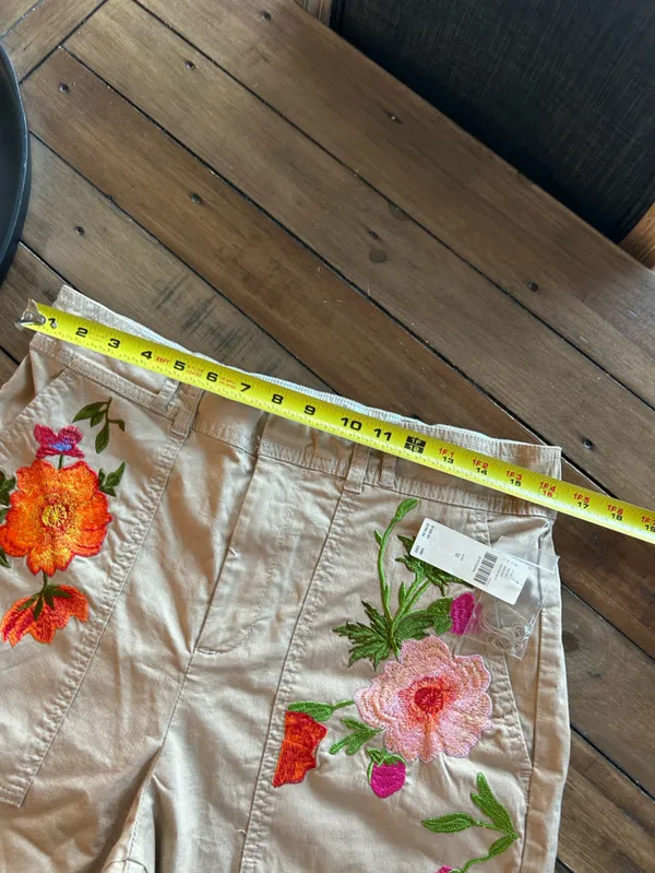 NWT Anthropologie Embroidered Floral Cargo Pants Tan M - Image 12