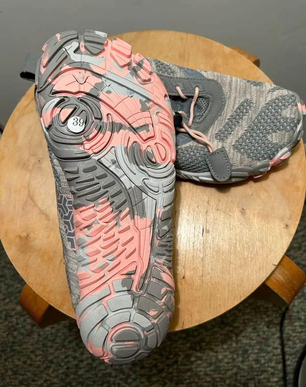 Comfortable new women's running shoes. brand. Size 8.5. $28. - Image 4