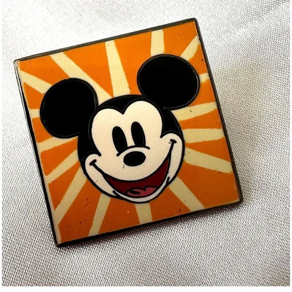 Disney collectible Mickey Mouse sunburst pin - Image 6