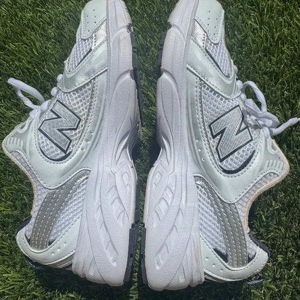 New Balance White and Gray Women's Shoes - Image 8