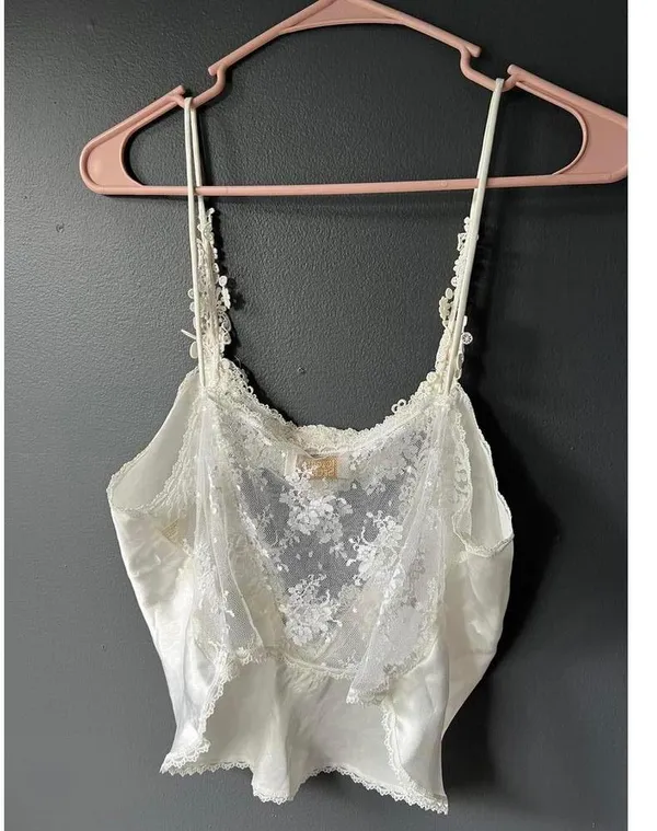Victoria's Secret Elegant Lace Cami Top - Image 7