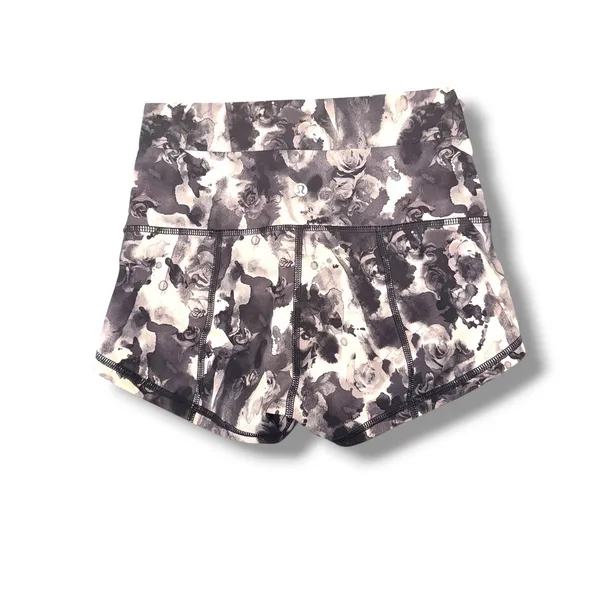 Lululemon Boogie Shorts Womens 6 Black White Floral Yoga Running Athletic - Image 2