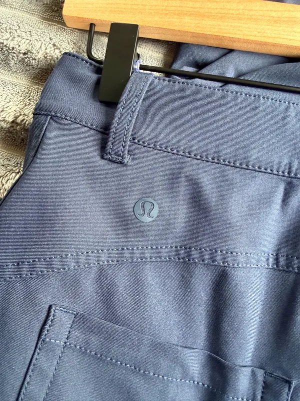 Lululemon City Sleek Pant Size 4 True Navy 5 Pocket Quiet Luxury Office Casual - Image 3