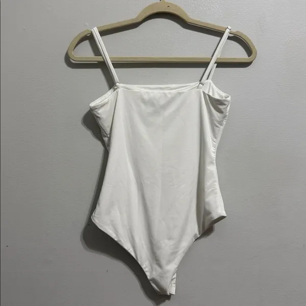 Princess Polly White Spaghetti Strap Body Suit Size 6/M - Image 5