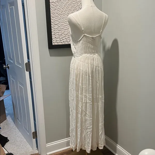 Magic White Lace Maxi Dress - Image 3