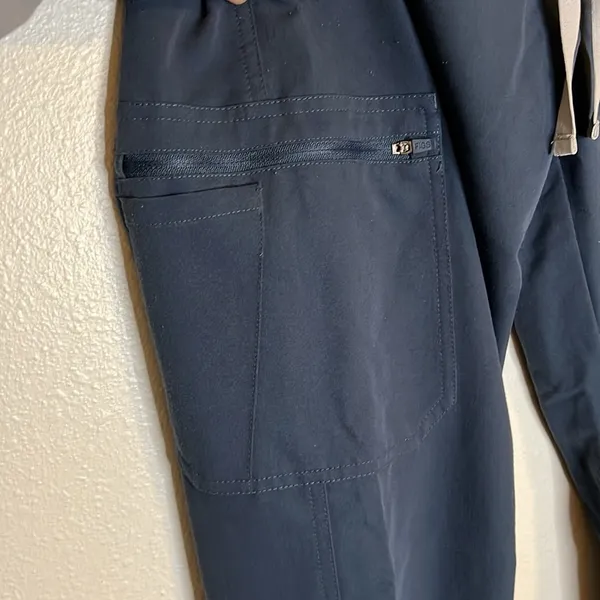 FIGS Navy Scrub Pants Small - Image 9
