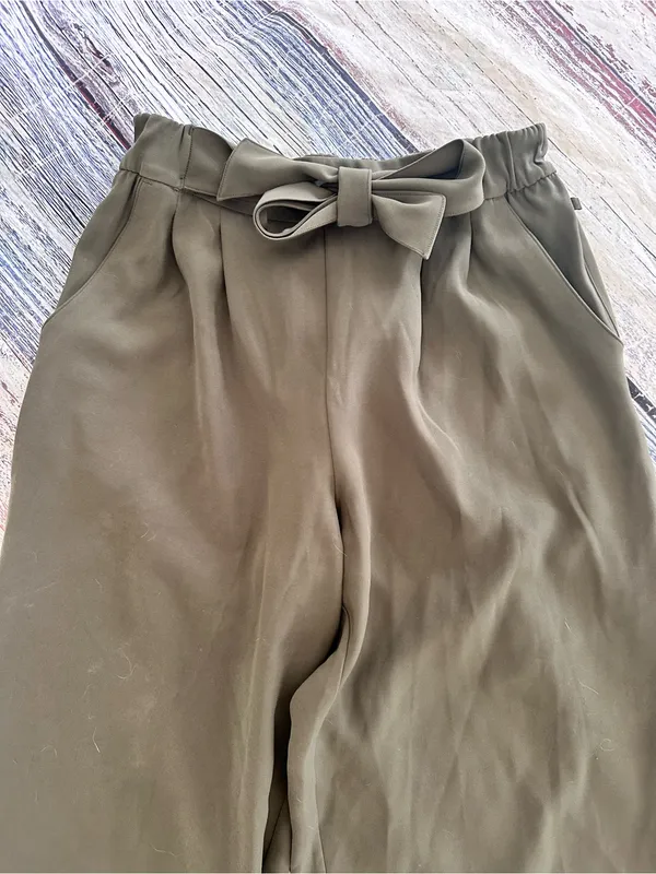 Lululemon Pleated Wide Leg Noir Pant in Dark Olive Green - Image 3