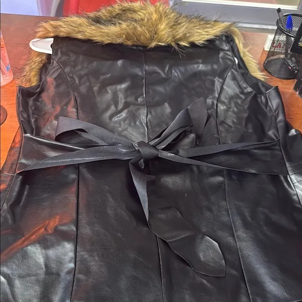 Women's Black Faux Fur Vest - Image 6