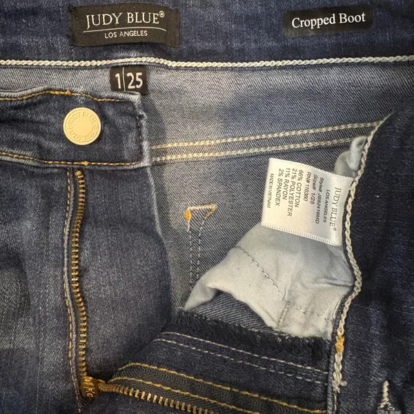 Judy Blue Cropped Boot Cut Jeans Medium Wash Denim Frayed Raw Hem Size 1/25 - Image 5