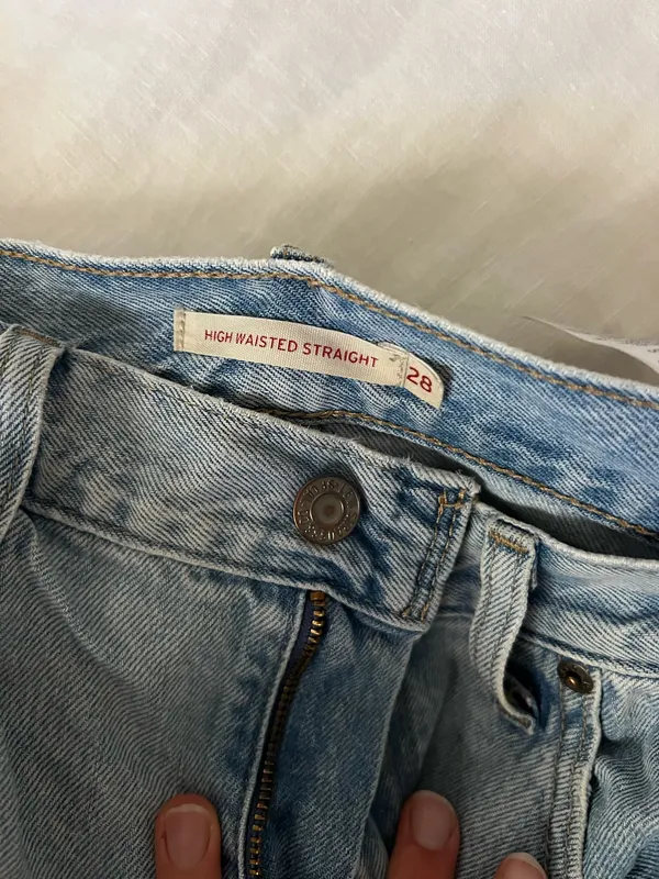Levi’s High-Rise boyfriend loose Jeans - Image 3