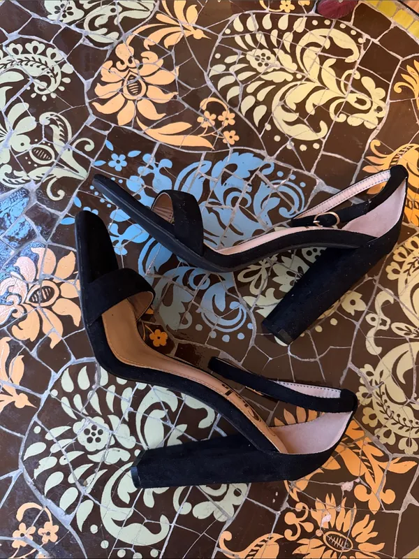 SHELN Black Suede High Heel Sandals Sz: 10 - Image 5