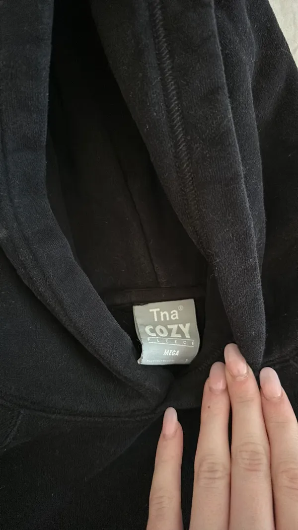 Aritzia TNA Raglan Hoodie - Image 2