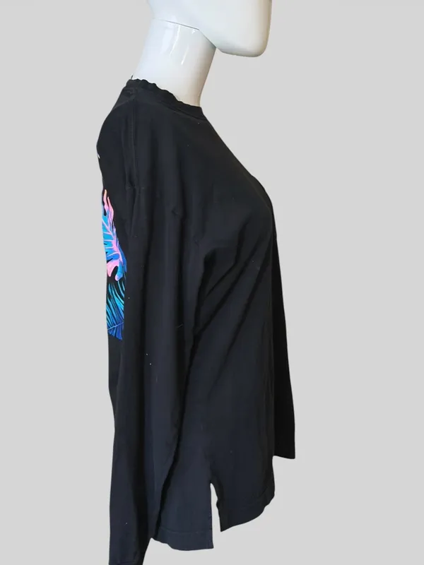 PINK Victoria's Secret Black Long-Sleeve Pocket Tee with White Logo - Image 3