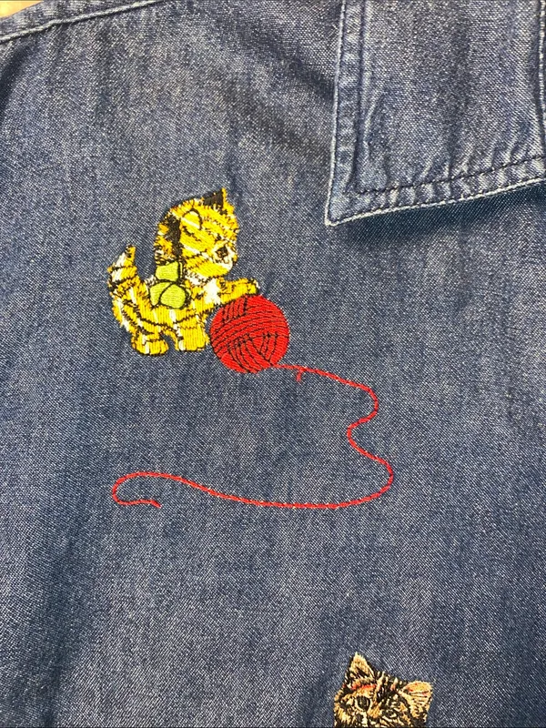 Vintage Cabin Creek Blue Denim Button-Down Shirt with Cat Embroidery - Image 5