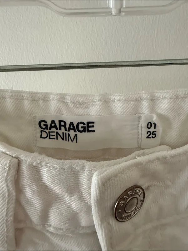 Garage White Distressed Frayed Hem Denim Shorts - Image 2