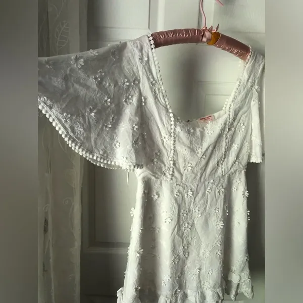 Showpo. Fancy A Spritz Square neck Mini Dress Embroidery floral babydoll size 8 - Image 4