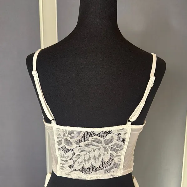 White Lace Women's 2 Piece Sexy Bodycon Set **Size L fits like a MEDIUM NWOT - Image 4