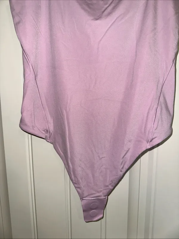 Lululemon Wundermost Ultra-Soft Nulu Square Neck Sleeveless Bodysuit M - Image 3