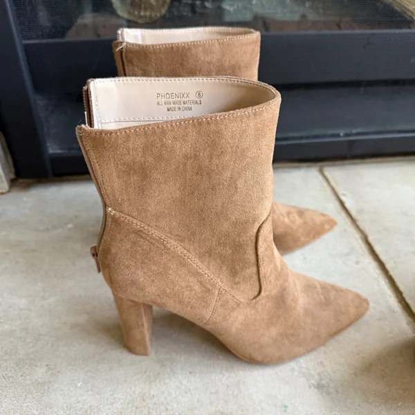 ⚜️ 3/$25 ⚜️ NWOT Lulus Phoenix Brown Suede Pointed-Toe Ankle Booties, size 8. - Image 4