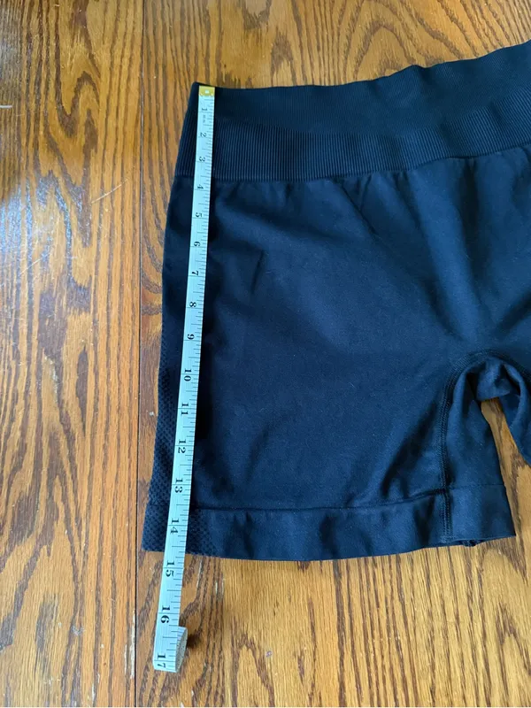 High-Waist Black Seamless Gym Workout Shorts Size Large New - Image 11