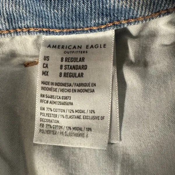 American Eagle SZ 8 Highest Rise Mom Jeans Distressed Rips Chewed Hem Light Wash - Image 11