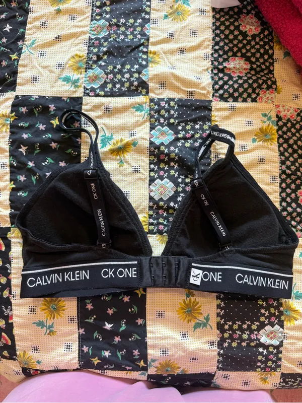 Calvin Klein Black CK One Wireless Bralette with Logo Band - Image 3