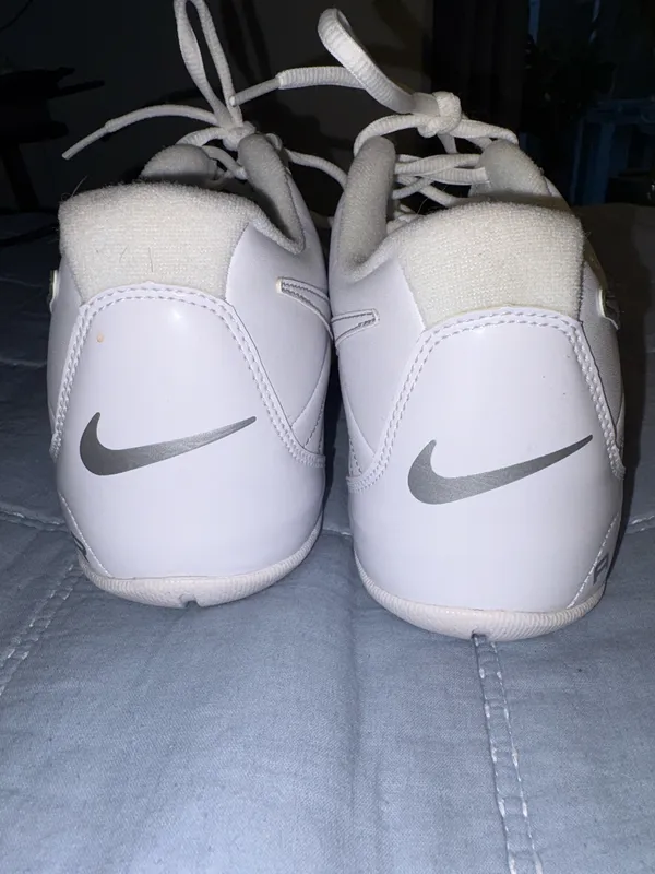 Nike Air Training Sneakers White Silver Athletic Cross Training Walking Gym Shoes Women’s 9 - Image 6