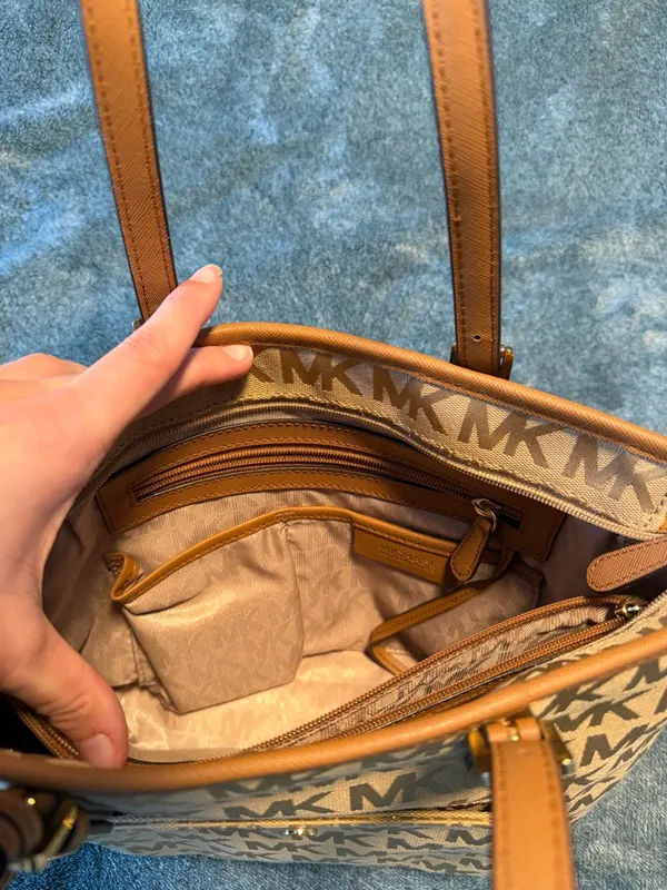 MICHAEL Michael Kors Tan Signature Jet Set Item Pocket Tote Bag Logo‎ Pattern - Image 6