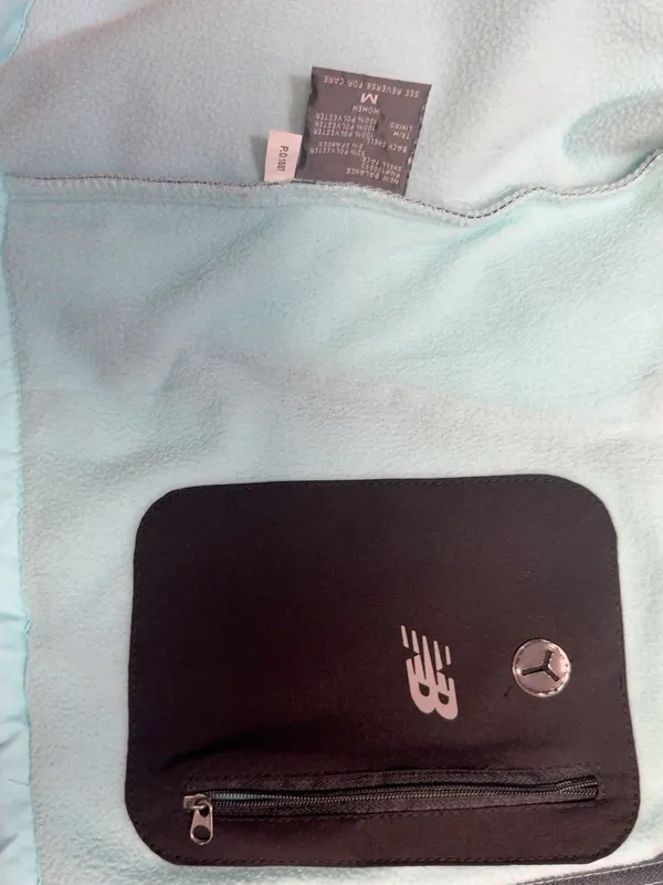 New Balance Women’s M Softshell Fleece Lined Colorblock Athletic Jacket - Image 9