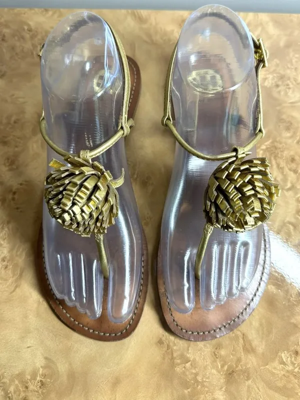 Tory Burch Gold Leather Pom Pom Thong Sandals Size 7.5M Metallic Leather - Image 3