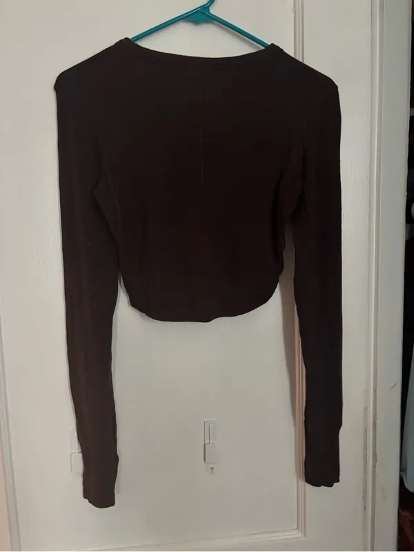 Lululemon long -Sleeve Cropped Top in Dark Brown - Image 2