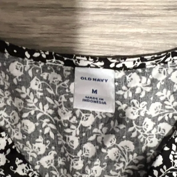Women’s Old Navy Black & White Medium Long Sleeve Floral Flower Top - Image 2