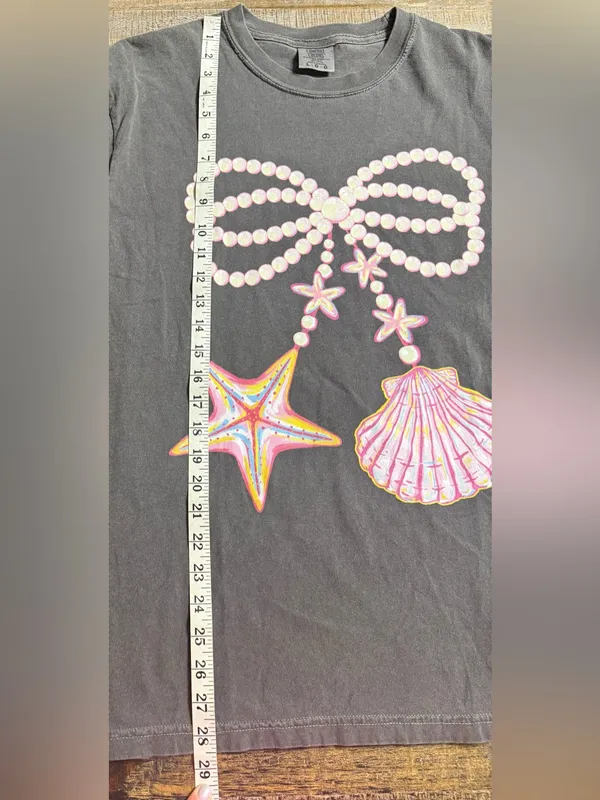 Comfort Colors PepperTee with Pearl Bow and Pastel Seashells - Image 6