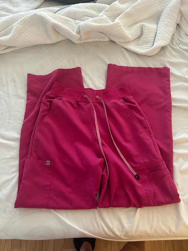 Fabletics Scrub Set - Image 2