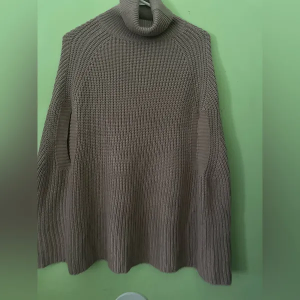 Beige knitted sweater poncho sleeveless blouse & matching long sleeve top M - Image 4