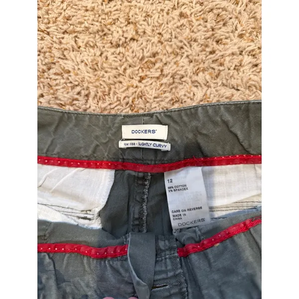 Dockers Women Olive Green Low Rise Slightly Curvy Chino Shorts Size 12 - Image 2