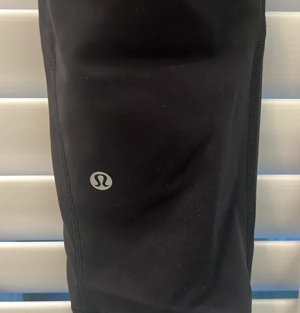 Lululemon Black Align Cropped Leggings - Image 6
