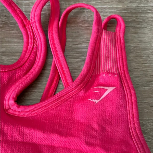Gymshark Hot Pink Seamless Sports Crop - Image 3
