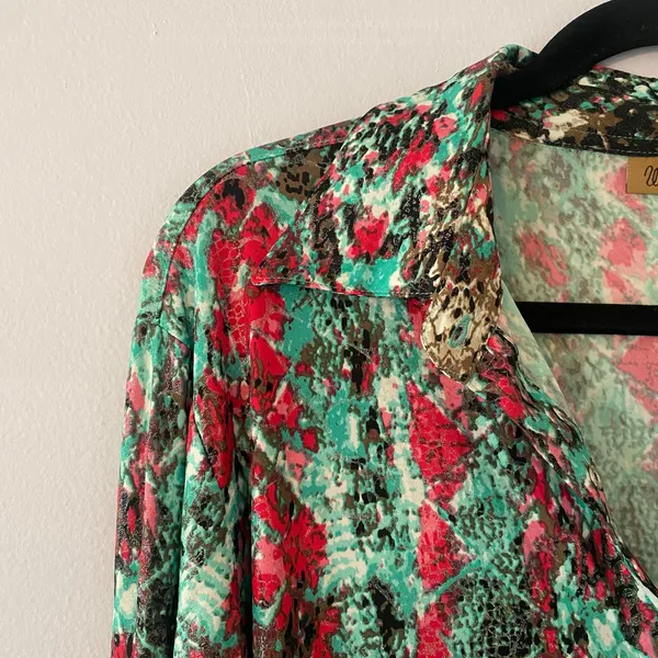 NWT Wrangler Pink Blue Deadstock Shimmer Snakeskin Button Down Women size Large - Image 4