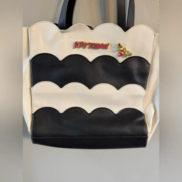 Betsey Johnson Wavy Days Bee Striped Purse - Image 2