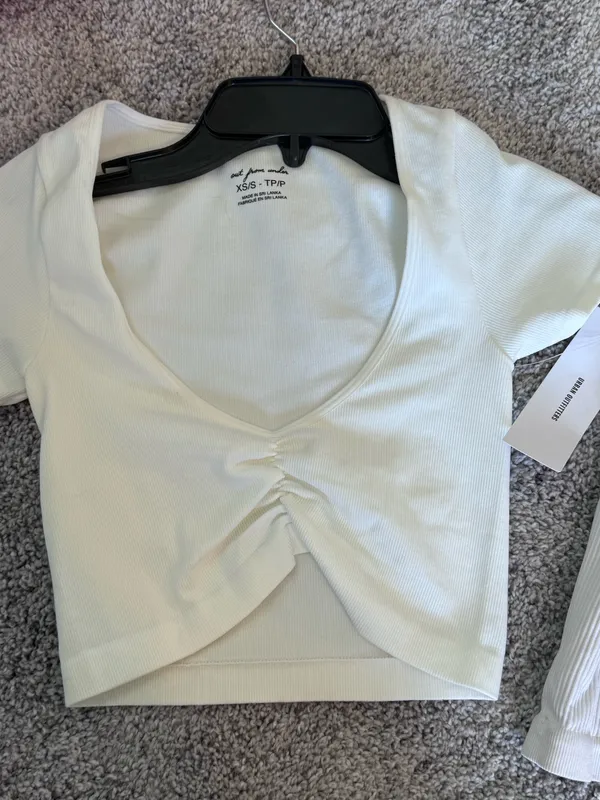 Urban Outfitters Crop tops - Image 2