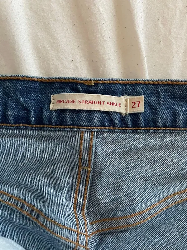 Levi’s Ribcage Straight Ankle Jeans - Image 5