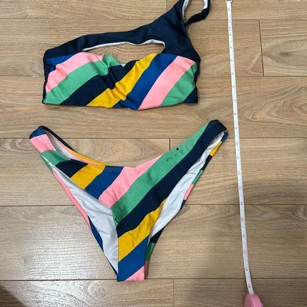 NWOT Cotton on rainbow bikini top size‎ xs and bottoms small - Image 3