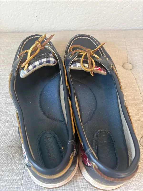 Sperry Navy Leather Boat Shoes with Red Plaid & Bandana quilt Accents 8.5 - Image 5