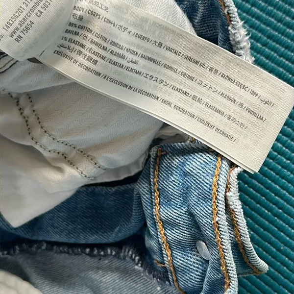 Abercrombie & Fitch Curve Love 4” Mom Shorts High Rise Light Wash Distressed 24 - Image 5