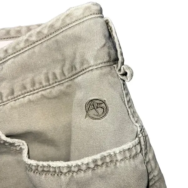 The North Face Women's 4‎ Green Multi-Pocket Cargo Hiking Shorts - Image 2