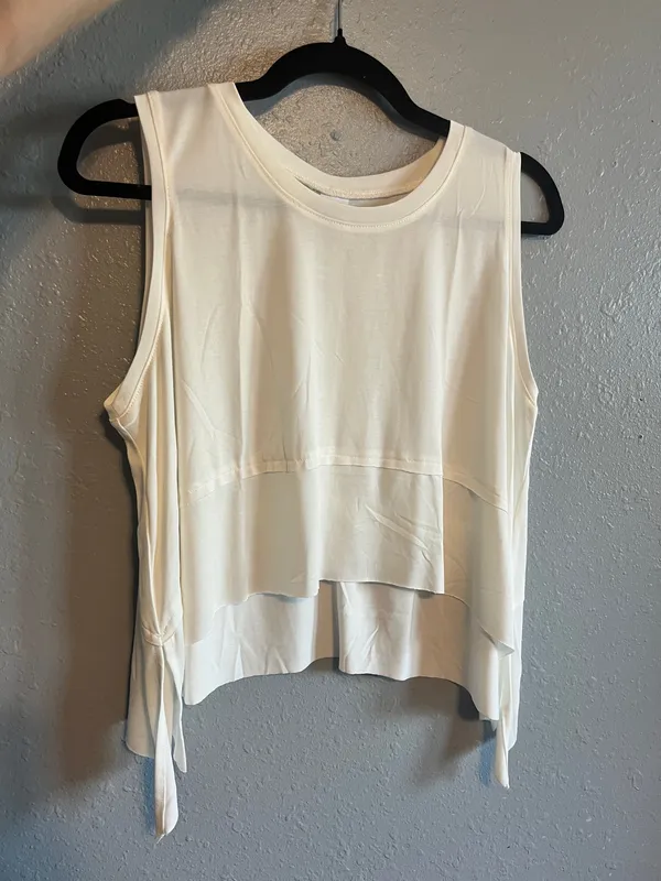 Ododos Amazon White Cropped Tank Size M - Image 2